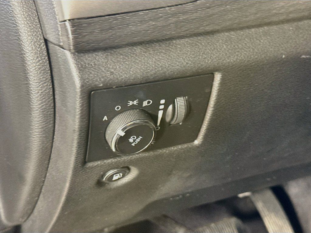 Used 2018 Jeep Grand Cherokee Laredo AWD/4WD image 10