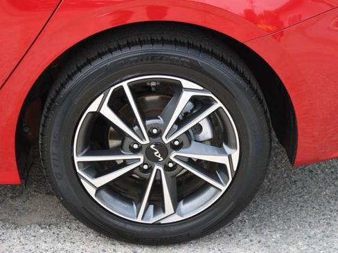 Used 2022 Kia Forte LXS FWD image 7