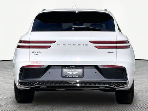 Certified 2026 Genesis GV70 2.5T AWD/4WD image 5