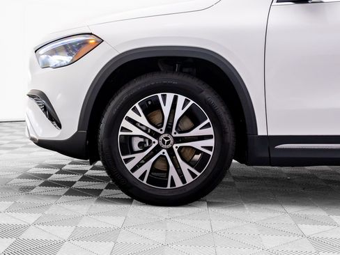 Certified 2025 Mercedes-Benz GLA 250 4MATIC image 29