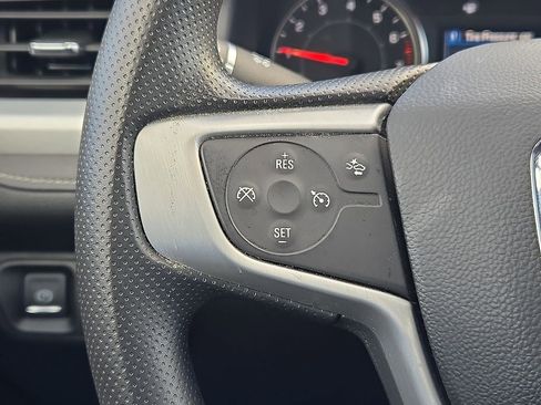 Used 2023 GMC Acadia SLE image 27