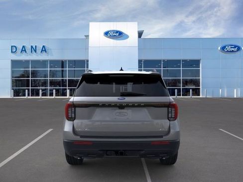 New 2026 Ford Explorer Active image 5