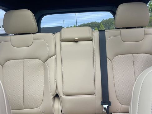 New 2026 Jeep Grand Cherokee Limited w/ Luxury Tech Group II AWD/4WD image 24