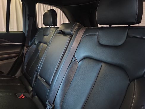 Used 2024 Jeep Grand Cherokee Limited 4xe AWD/4WD image 17