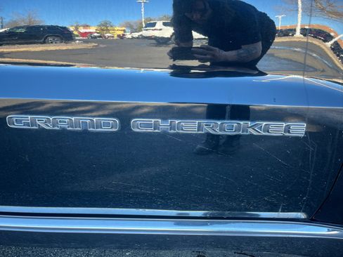 Used 2017 Jeep Grand Cherokee Summit image 24