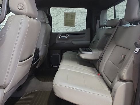 Used 2022 Chevrolet Silverado 1500 LTZ w/ LTZ Convenience Package II image 19