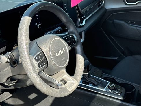 Used 2023 Kia Sportage LX FWD image 18