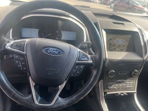 Used 2020 Ford Edge SEL image 5