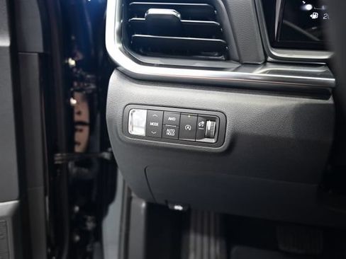 New 2026 GMC Terrain Elevation w/ Elevation Premium Package AWD/4WD image 23