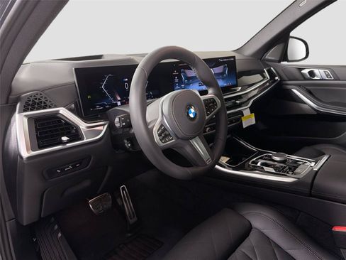 New 2026 BMW X5 xDrive40i w/ M Sport Package AWD/4WD image 9