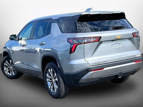Used 2025 Chevrolet Equinox LT w/ Safety and Technology Package AWD/4WD image 11