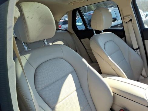 Used 2022 Mercedes-Benz GLC 300 4MATIC image 26