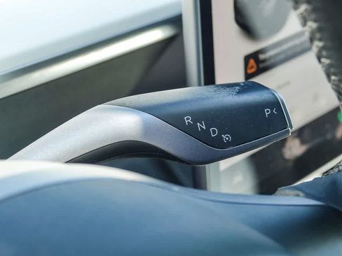 Used 2021 Tesla Model Y Performance AWD/4WD image 16