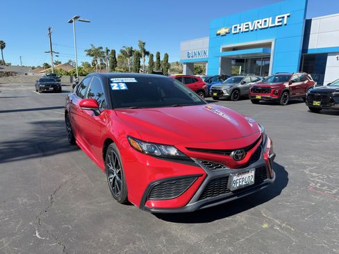 Used 2023 Toyota Camry SE w/ Convenience Package image 2