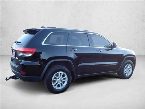 Used 2020 Jeep Grand Cherokee Laredo image 4