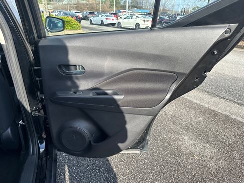 Used 2023 Nissan Kicks SV image 16