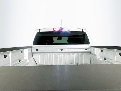 Used 2020 GMC Canyon SLE image 30