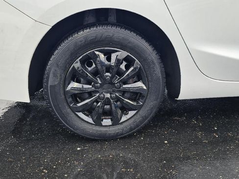 Used 2017 Chevrolet Cruze LS image 9