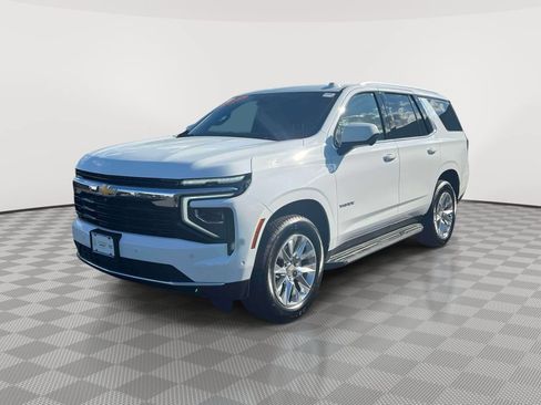 Used 2025 Chevrolet Tahoe LS AWD/4WD image 3