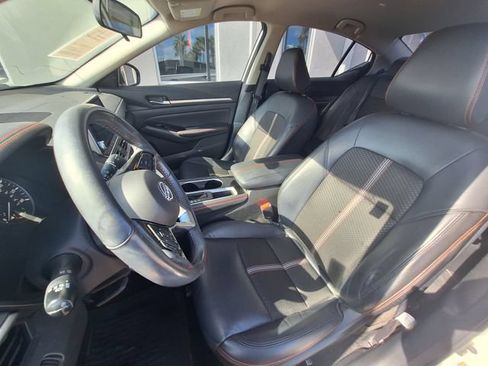 Used 2024 Nissan Altima 2.5 SR FWD image 9