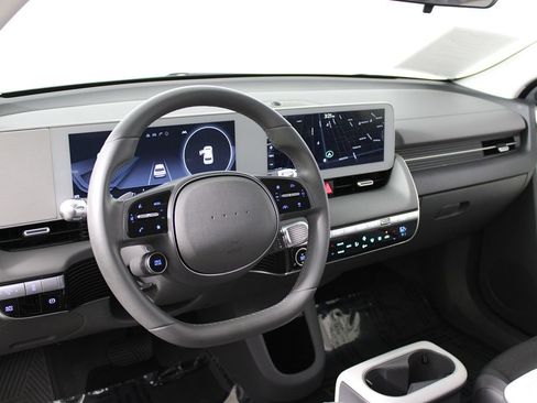 Used 2024 Hyundai Ioniq 5 SE image 26
