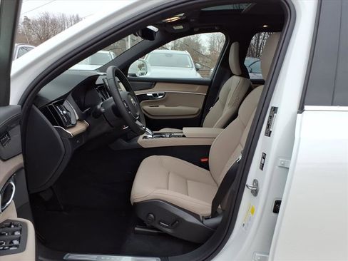 New 2026 Volvo XC90 B6 Plus w/ Protection Package Premier image 10