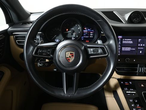 Used 2023 Porsche Macan AWD/4WD image 18