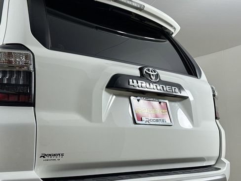 Certified 2020 Toyota 4Runner TRD Off-Road Premium AWD/4WD image 27