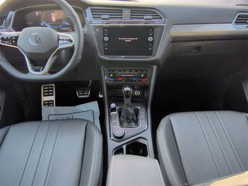 Used 2024 Volkswagen Tiguan SE R-Line image 27