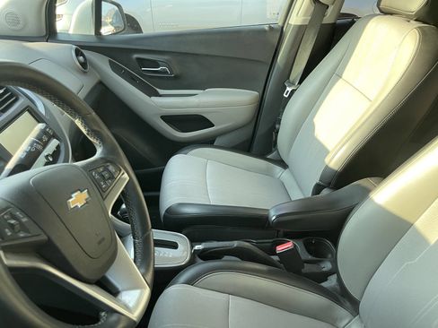 Used 2016 Chevrolet Trax LT w/ LT Convenience Package FWD image 8