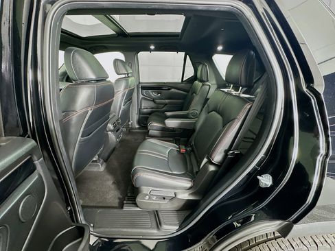 Used 2024 Honda Pilot TrailSport image 29