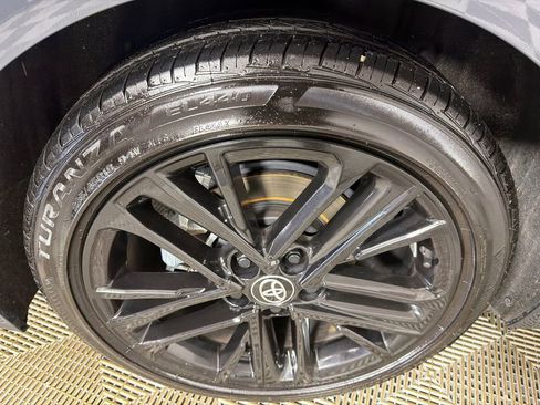 Used 2025 Toyota Camry SE image 17