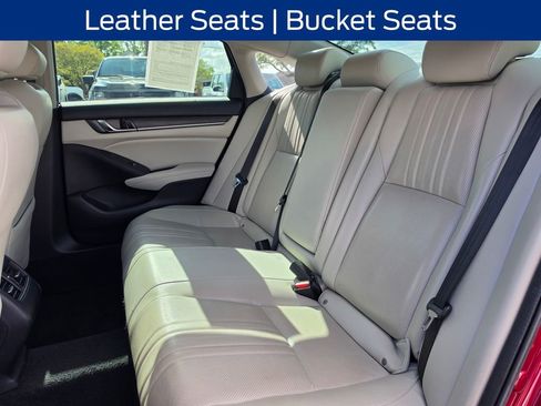 Used 2018 Honda Accord Touring image 10