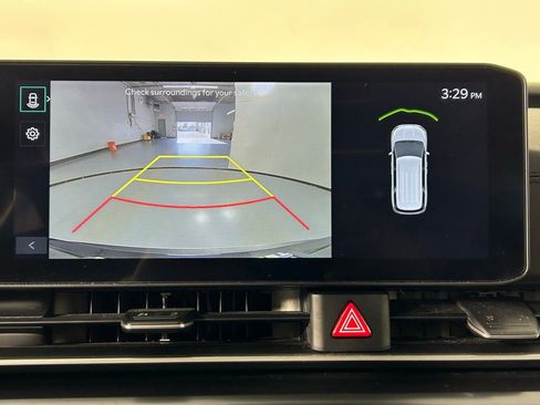 Used 2025 Kia Carnival image 20