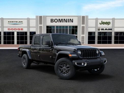 New 2026 Jeep Gladiator Sport AWD/4WD image 5