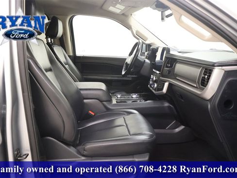 Used 2024 Ford Expedition XLT image 18