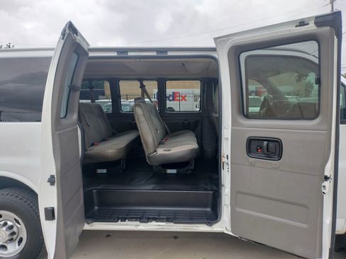 Used 2017 Chevrolet Express 2500 LS image 28