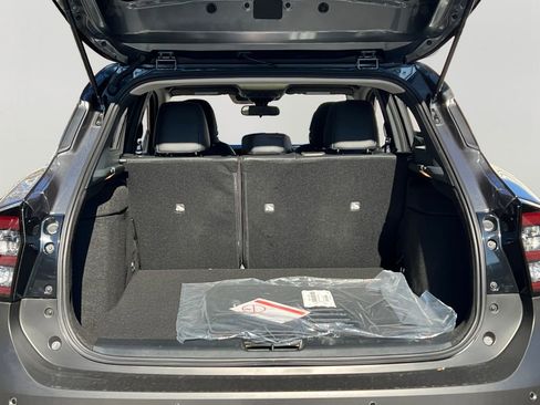 Used 2026 Nissan Kicks SR w/ SR Premium Package image 9