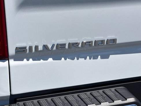 Used 2023 Chevrolet Silverado 1500 LT AWD/4WD image 31