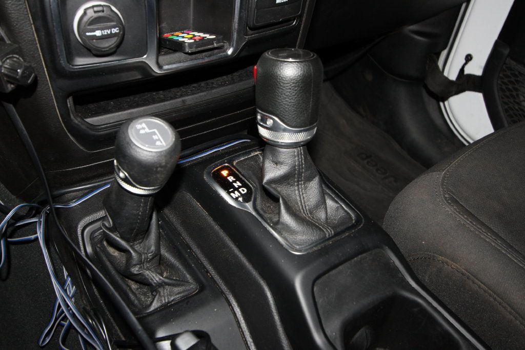 Used 2022 Jeep Wrangler Unlimited Sport AWD/4WD image 14
