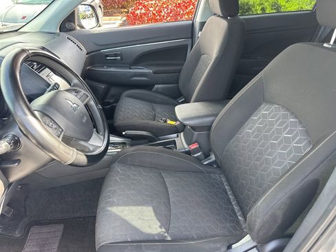 Used 2021 Mitsubishi Outlander Sport ES image 3