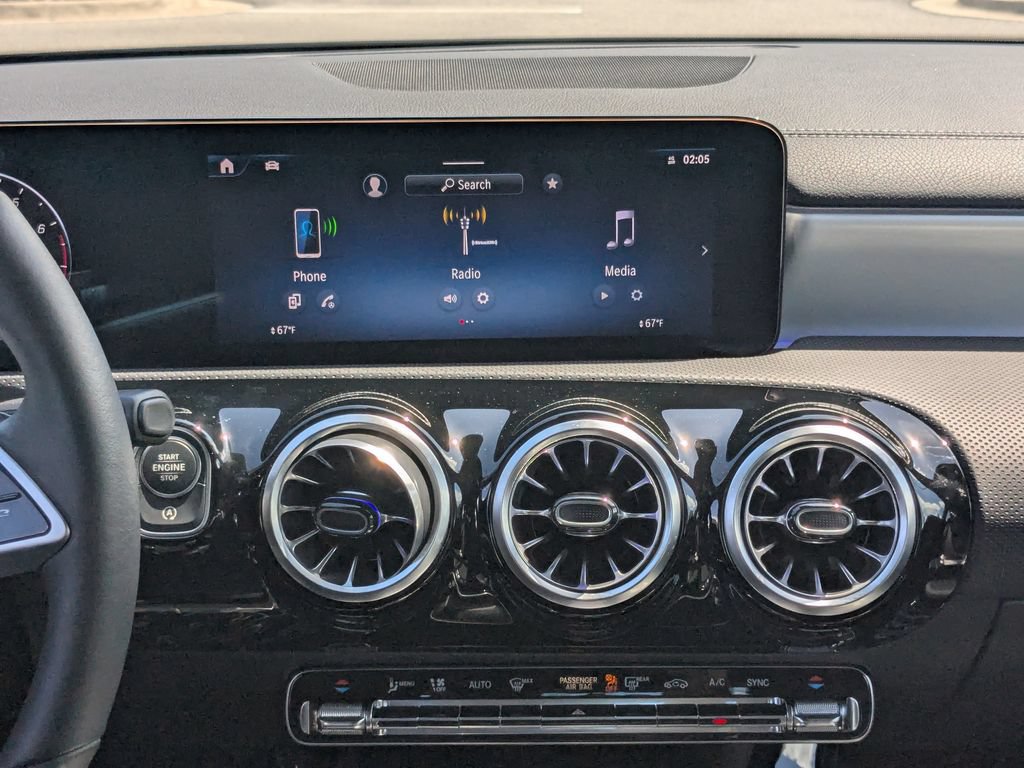 Certified 2025 Mercedes-Benz CLA 250 4MATIC image 5