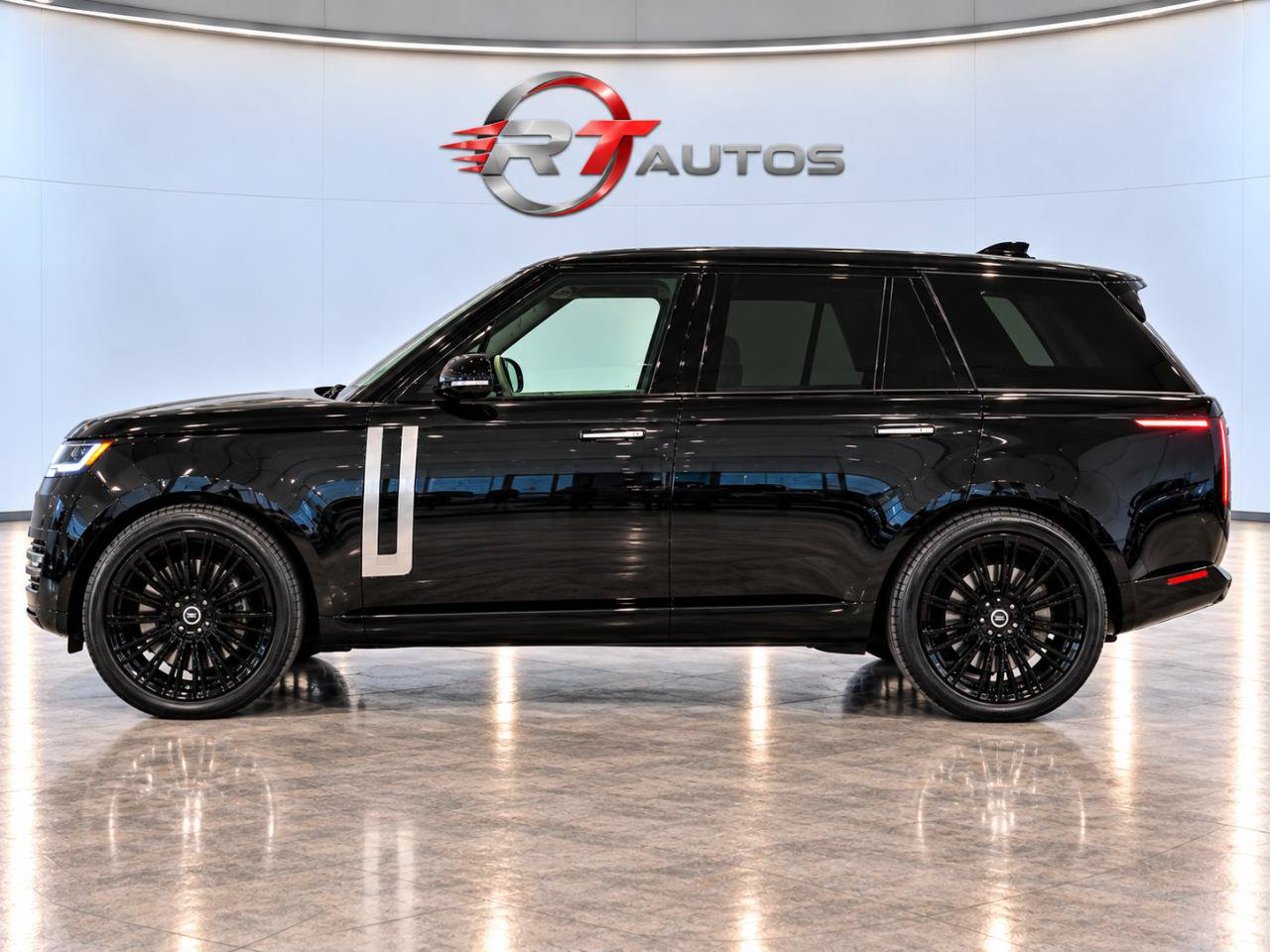 Used 2024 Land Rover Range Rover SE AWD/4WD image 7