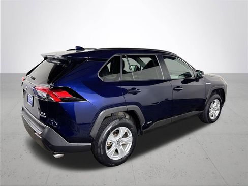 Used 2020 Toyota RAV4 XLE AWD/4WD image 6