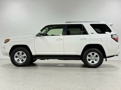 Used 2017 Toyota 4Runner SR5 image 9