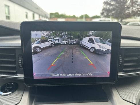 Used 2022 Ford Explorer XLT w/ Equipment Group 202A image 24