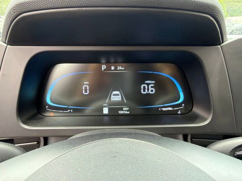 Used 2025 Hyundai Elantra Sport FWD image 9