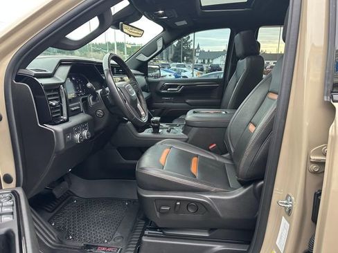 Used 2022 GMC Sierra 1500 AT4 w/ AT4 Premium Package image 9