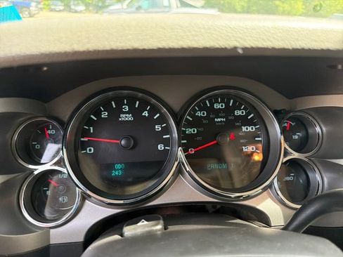 Used 2011 Chevrolet Silverado 2500 W/T w/ Snow Plow Prep Package AWD/4WD image 15