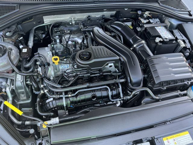 Used 2023 Volkswagen Jetta SE w/ Panoramic Sunroof Package FWD image 29